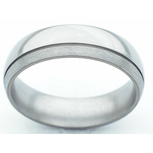 6MM DOMED TITANIUM BAND WITH (1).5MM OFF CENTER GROOVE. THE BIGGER EDGE IS POLISHED AND THE SMALLER IS IN STONE.