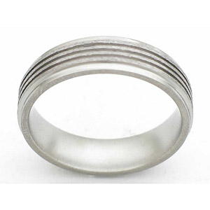 6MM FLAT TITANIUM BAND WITH GROOVED EDGES AND (3).5MM GROOVES IN A STONE FINISH.
