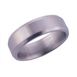 6MM BEVELED TITANIUM BAND WITH A SATIN FINISH.